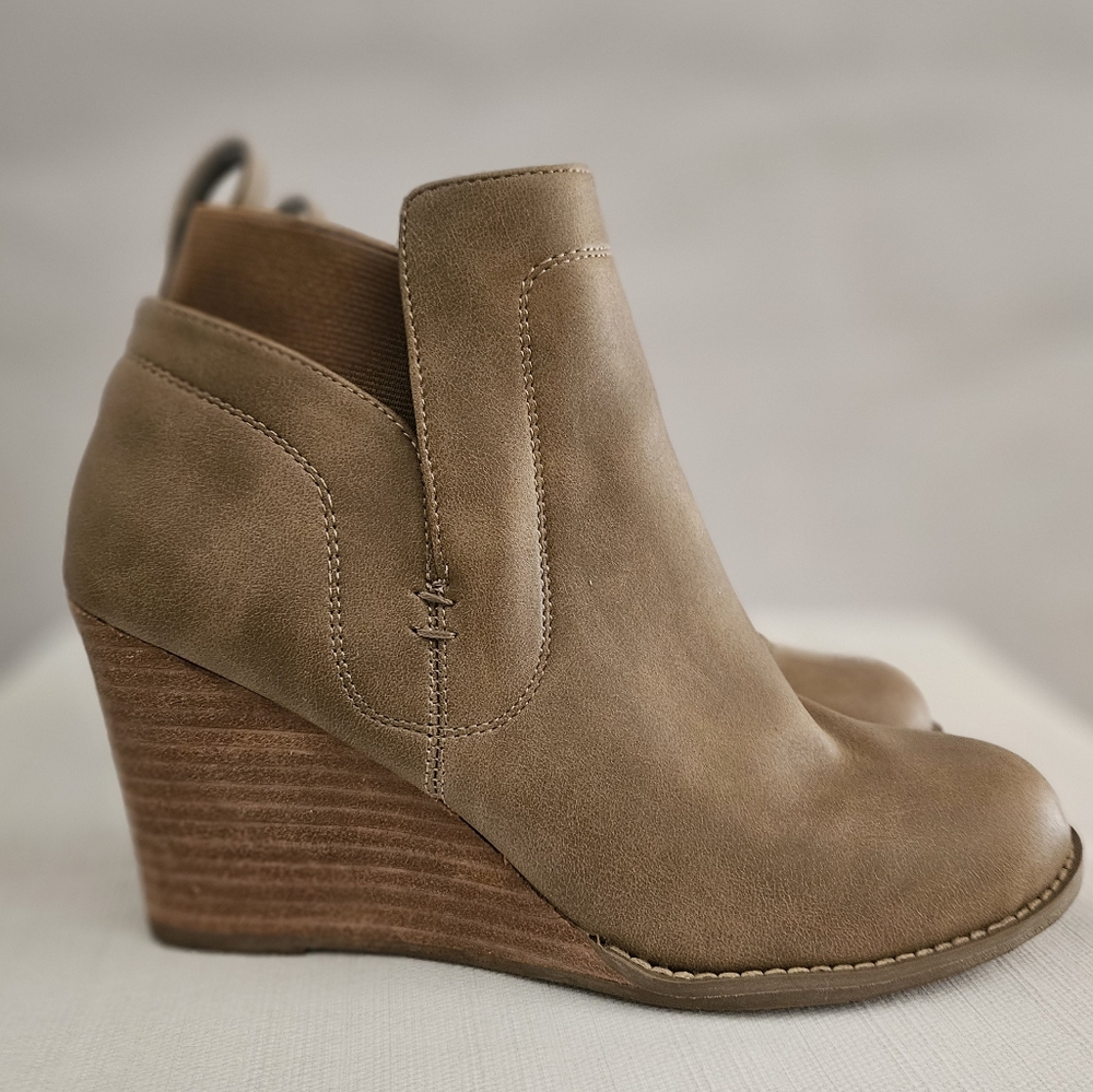 DV by Dolce Vita Tan Ankle Booties